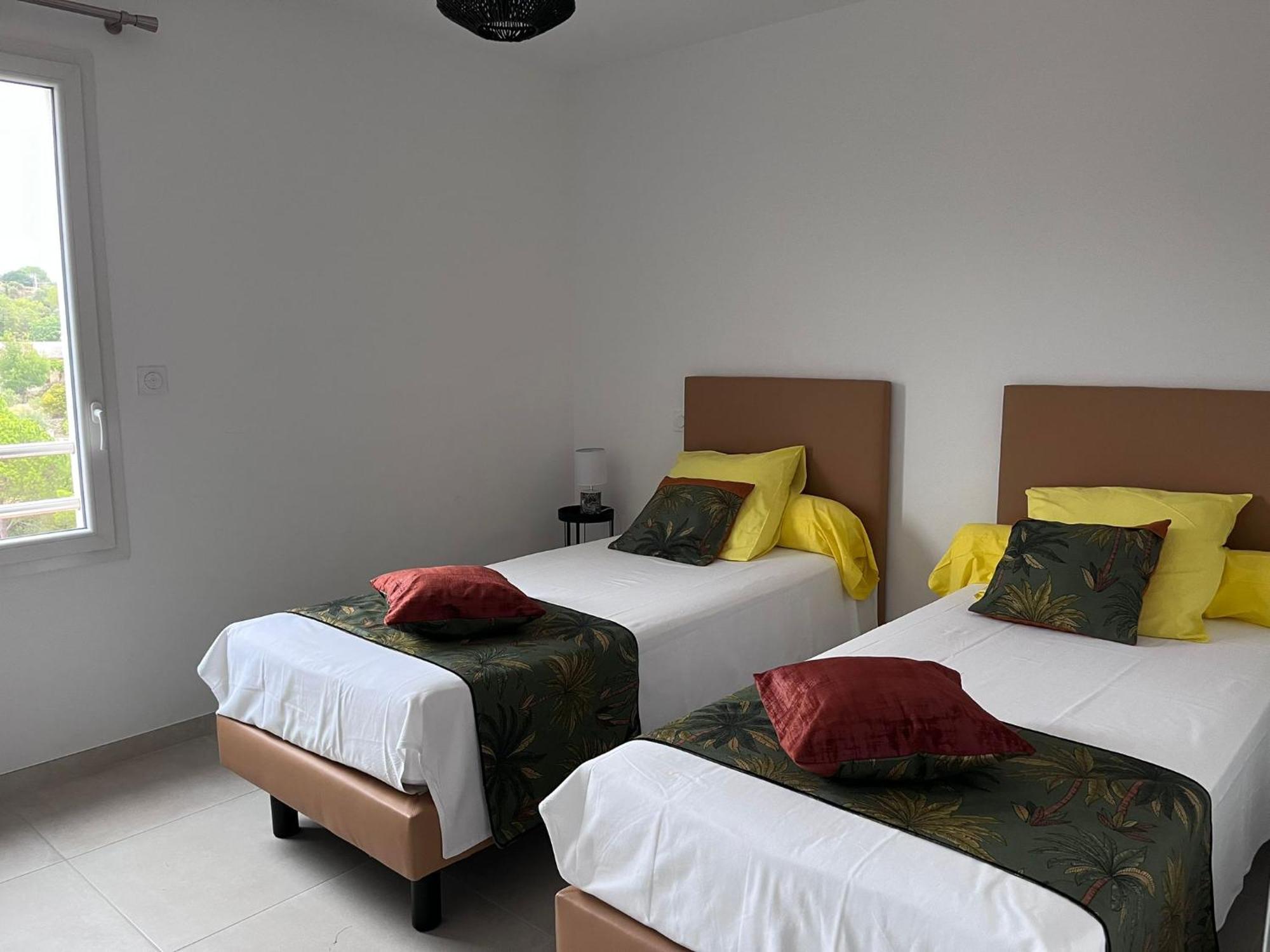 Val Des Bruyeres - Gite 15Mn Pezenas Avec Terrasse Et Cour Close - Parking Privatif Securise - Wifi Ftth Gratuit Neffies 외부 사진